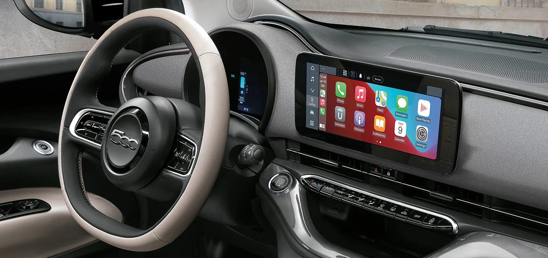 10.25” display with navigation