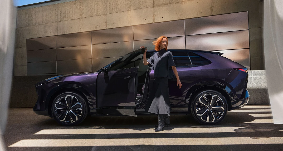 THE ALL-NEW MAZDA CX-6e